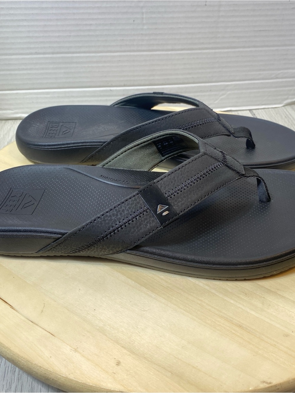 REEF Men's  10 Cushion Phantom 2.0 Flip Flop Thong Sandals Black